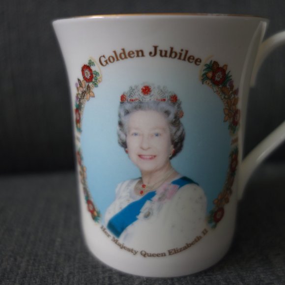 Her Majesty Queen Elizabeth II Golden Jubilee Argyle Bone China E II R Tea Cup - Picture 4 of 12